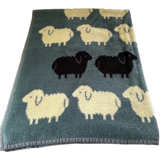 VUTEKS Bedding Vuteks Sheep Blanket By Crown Crafts Vintage 98s
